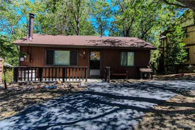 $1,500 | 1096 Menlo Drive, Big Bear Lake, CA 92315
