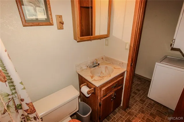 $1,500 | 1096 Menlo Drive, Big Bear Lake, CA 92315