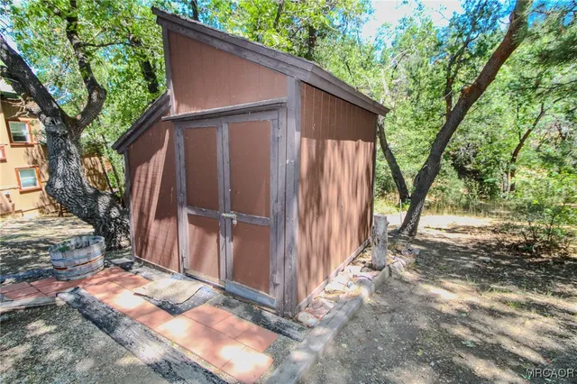 $1,500 | 1096 Menlo Drive, Big Bear Lake, CA 92315