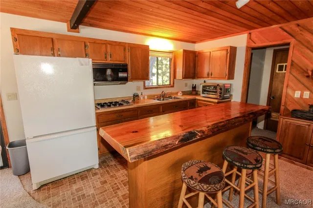 $1,500 | 1096 Menlo Drive, Big Bear Lake, CA 92315