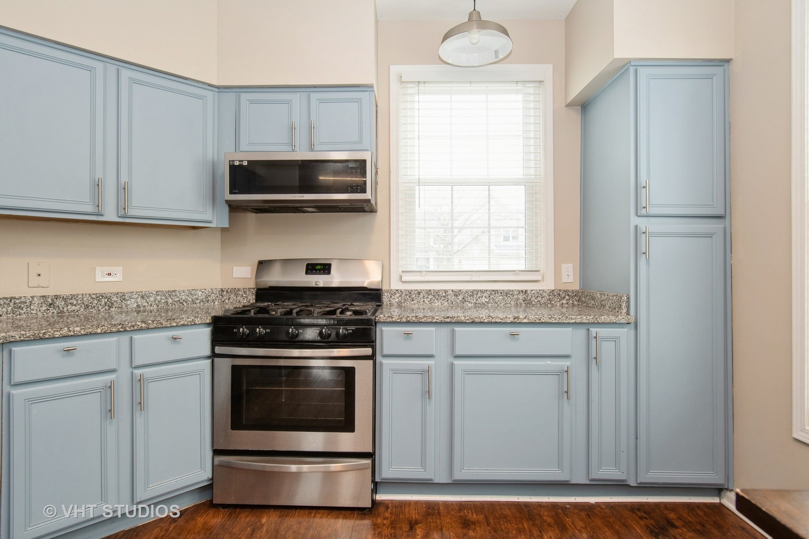 1007 Sheridan Circle Naperville, IL 60563 - Photo 5 of 22