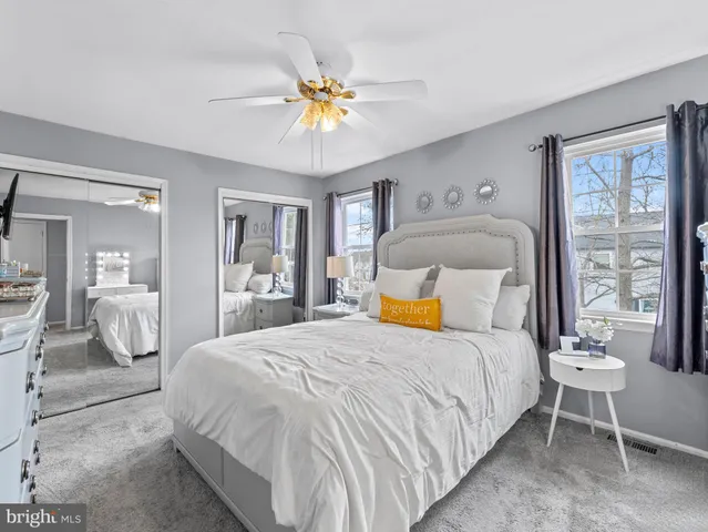 $299,999 | 3 Hewitt Lane, Sicklerville, NJ 08081