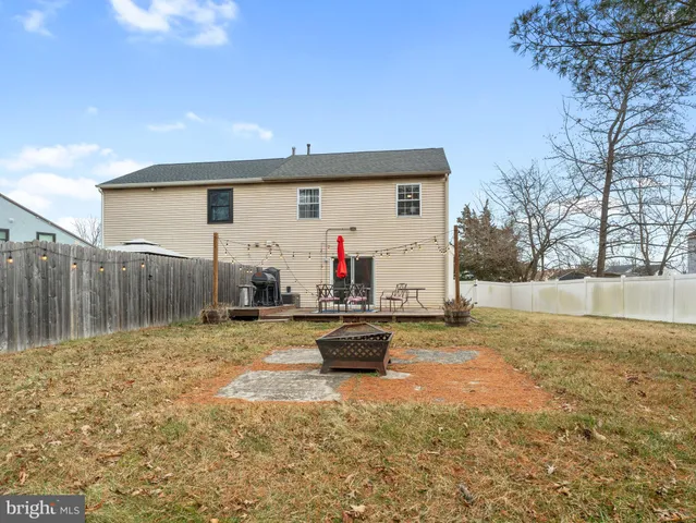 $299,999 | 3 Hewitt Lane, Sicklerville, NJ 08081