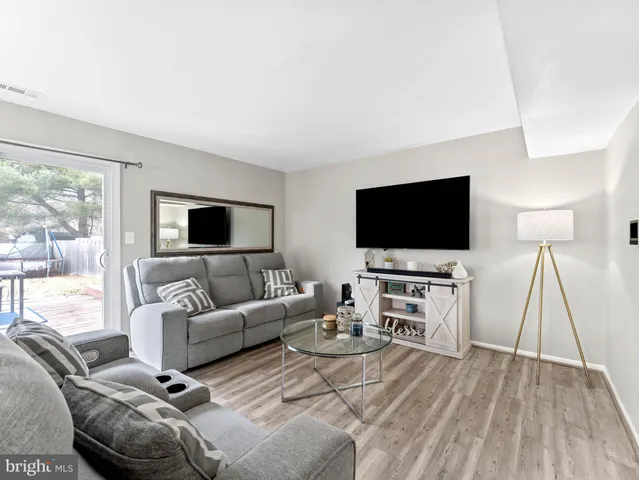 $299,999 | 3 Hewitt Lane, Sicklerville, NJ 08081