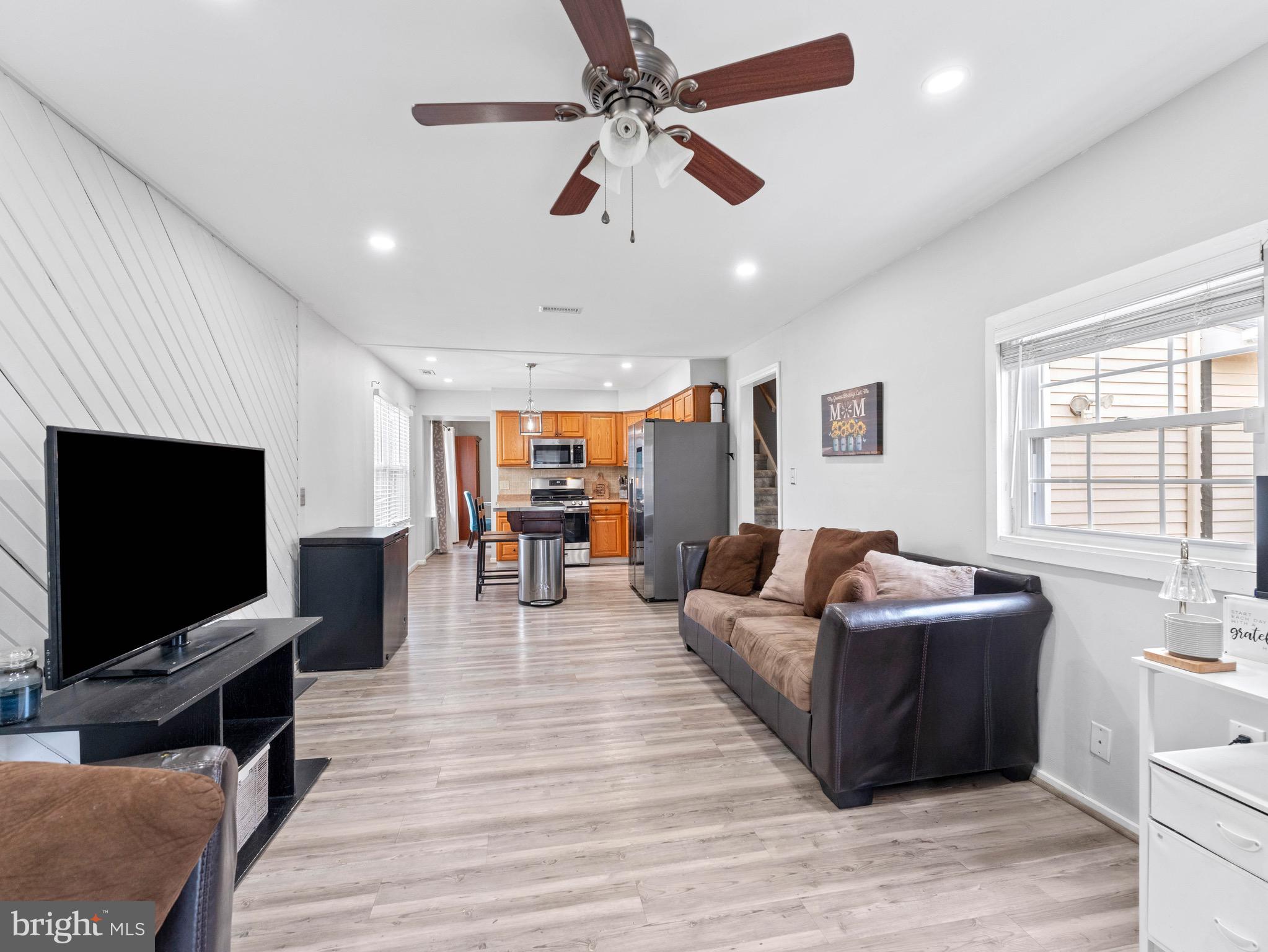 3 Hewitt Lane Sicklerville, NJ 08081 - Photo 9 of 29