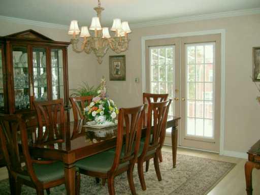 903 Valleyview Road Mt. Lebanon, PA 15243 - Photo 3 of 8 Gallery Image 3