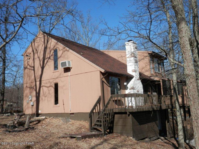 1103 Elgin Way Bushkill, PA 18324 - Photo 11 of 11 a view of a house with a iron gate