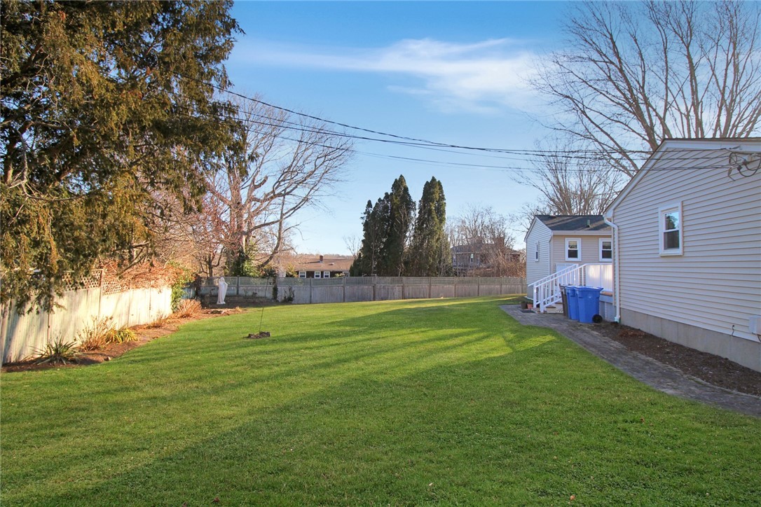 7 Restmere Terrace Middletown, RI 02842 - Photo 14 of 46