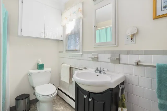 $900,000 | 7 Restmere Terrace, Middletown, RI 02842