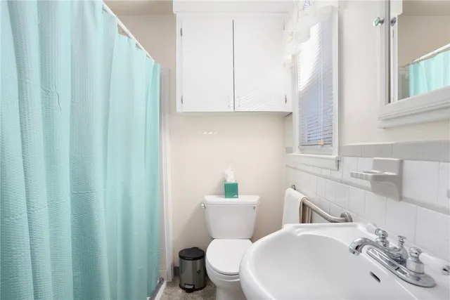 $900,000 | 7 Restmere Terrace, Middletown, RI 02842