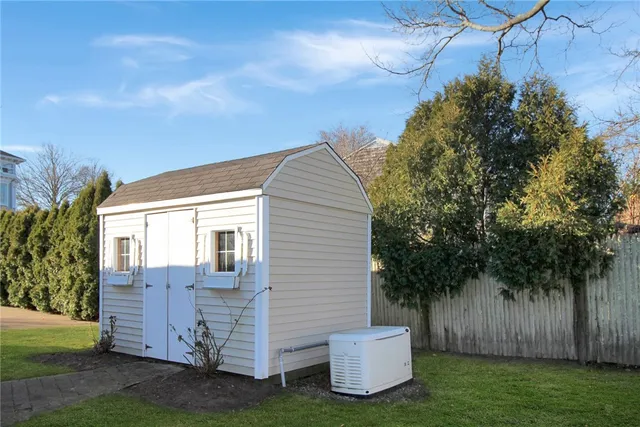 $900,000 | 7 Restmere Terrace, Middletown, RI 02842