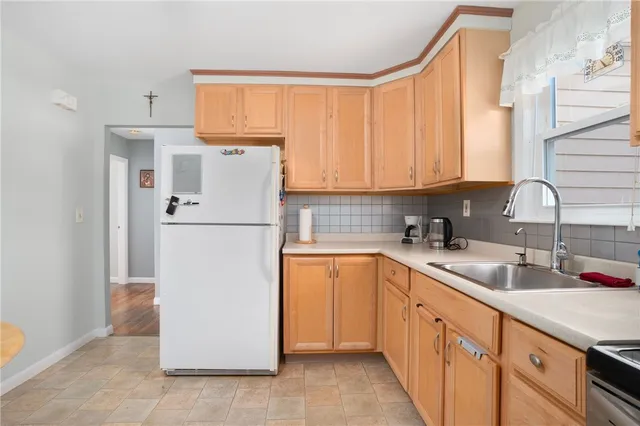 $900,000 | 7 Restmere Terrace, Middletown, RI 02842