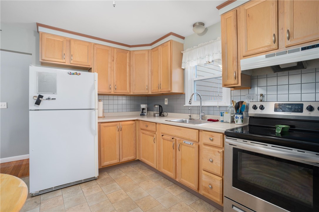 7 Restmere Terrace Middletown, RI 02842 - Photo 6 of 46