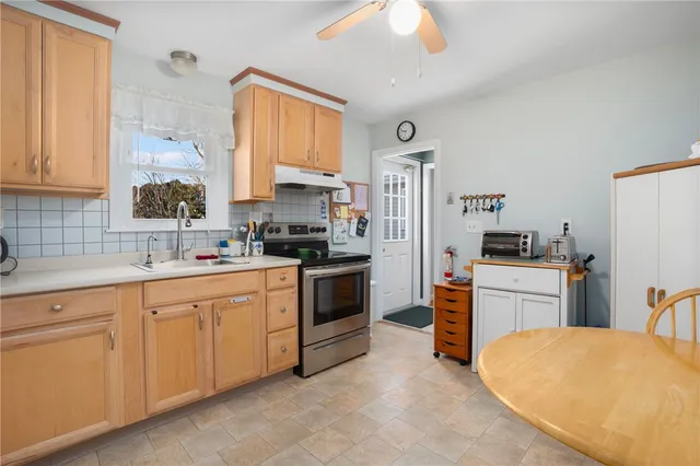 $900,000 | 7 Restmere Terrace, Middletown, RI 02842