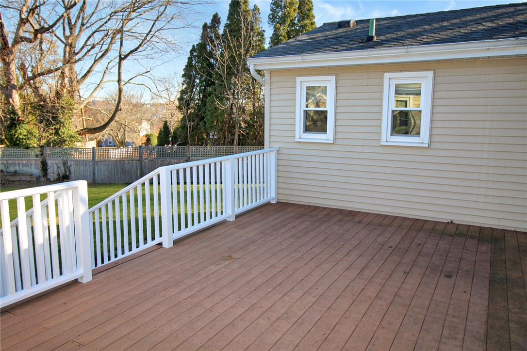 7 Restmere Terrace Middletown, RI 02842 - Photo 10 of 46