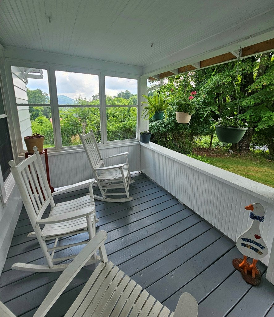 847 Dogwood Road Tazewell, VA 24651 - Photo 8 of 29 Gallery Image 8