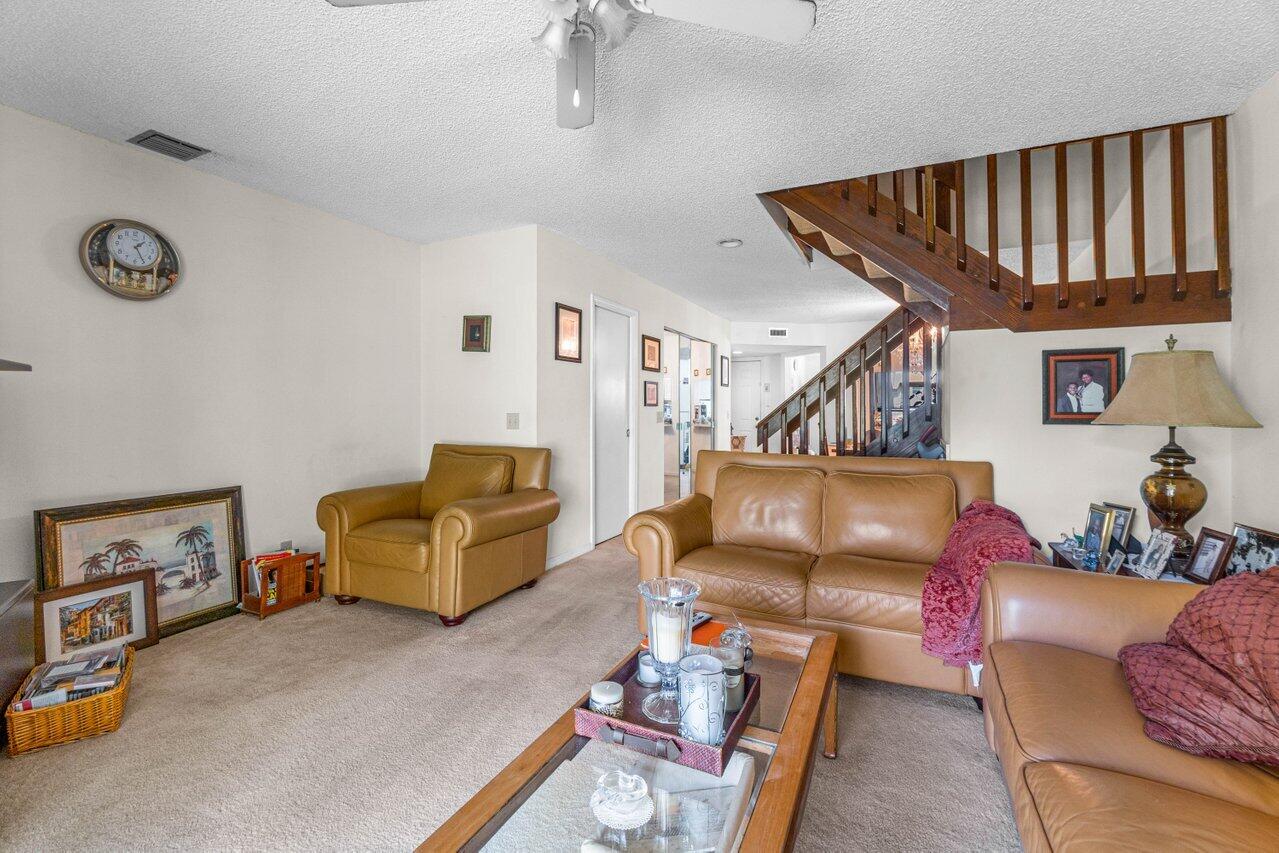 5300 Elmhurst Road, Unit E West Palm Beach, FL 33417 - Photo 11 of 31 013-5300ElmhurstRoad-E-WestPalmBeach-FL-