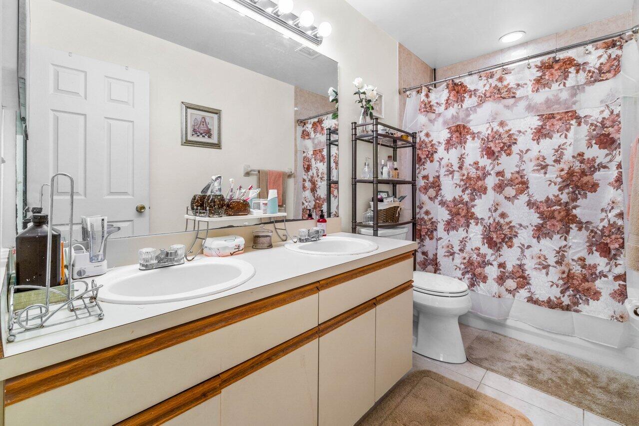 5300 Elmhurst Road, Unit E West Palm Beach, FL 33417 - Photo 14 of 31 016-5300ElmhurstRoad-E-WestPalmBeach-FL-