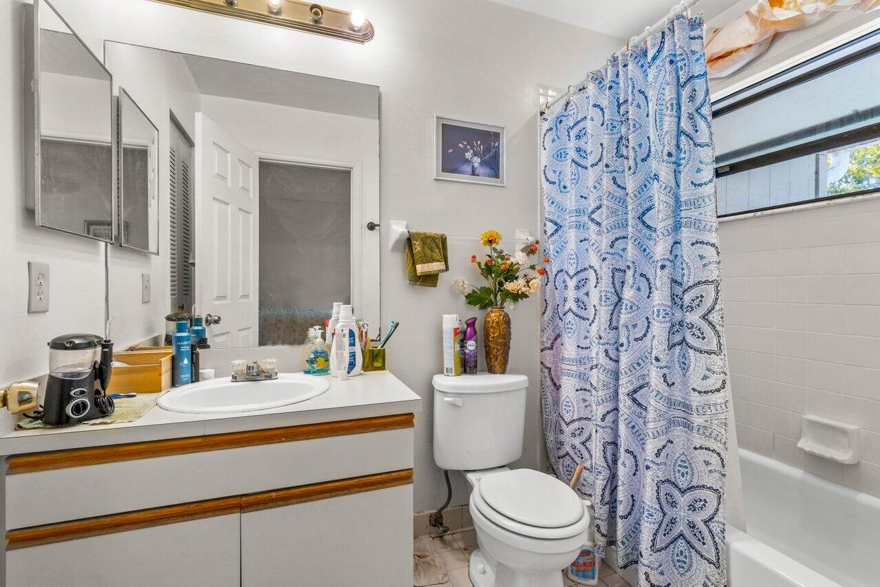 5300 Elmhurst Road, Unit E West Palm Beach, FL 33417 - Photo 17 of 31 019-5300ElmhurstRoad-E-WestPalmBeach-FL-