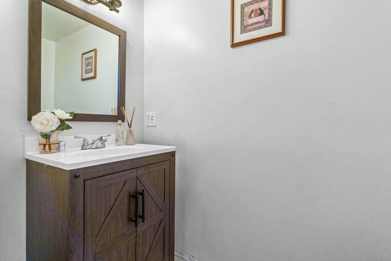 5300 Elmhurst Road, Unit E West Palm Beach, FL 33417 - Photo 20 of 31 022-5300ElmhurstRoad-E-WestPalmBeach-FL-