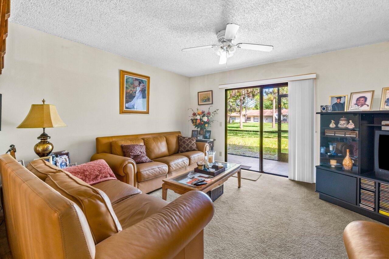 5300 Elmhurst Road, Unit E West Palm Beach, FL 33417 - Photo 9 of 31 011-5300ElmhurstRoad-E-WestPalmBeach-FL-