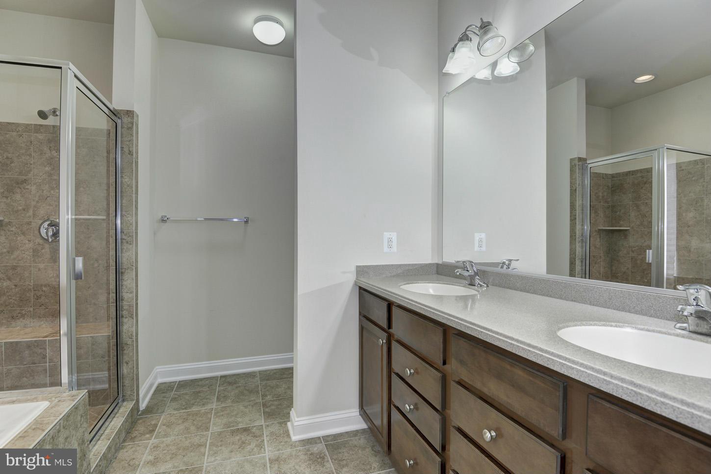43348 Old Ryan Road Ashburn, VA 20148 - Photo 16 of 29 Master Bath