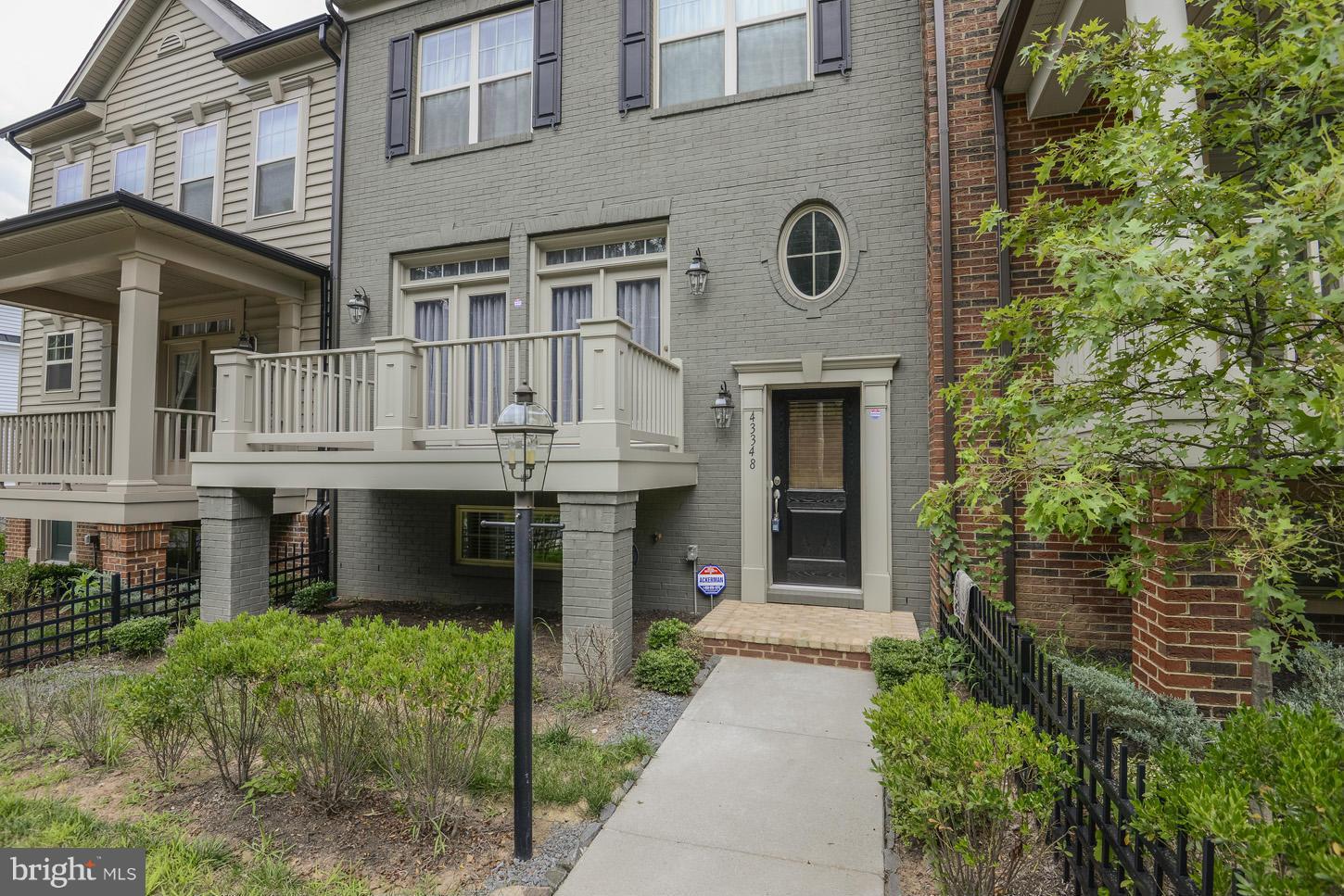 43348 Old Ryan Road Ashburn, VA 20148 - Photo 24 of 29 Front Deck