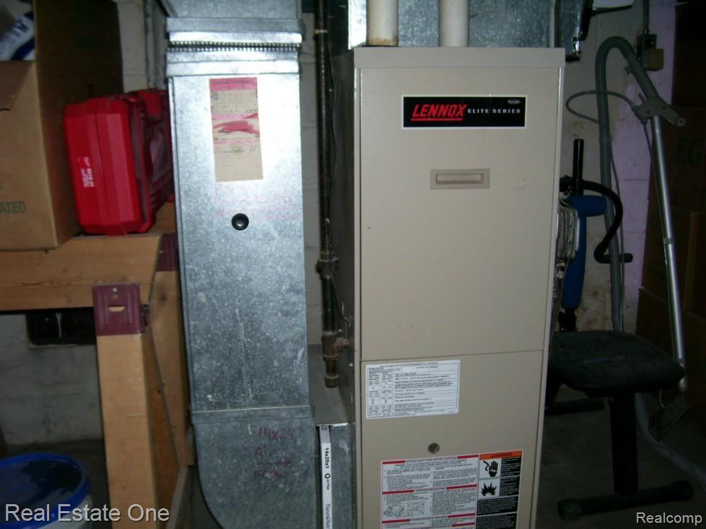 1533 Crooks Road Royal Oak, MI 48067 - Photo 30 of 30 100_1045.jpg