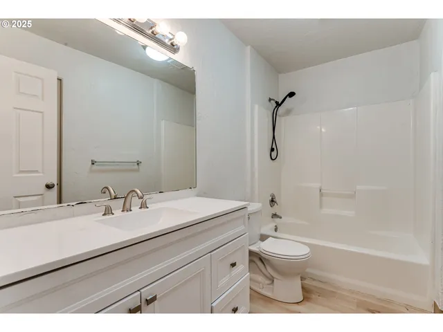 $329,975 | 3685 Westleigh Street, Eugene, OR 97405