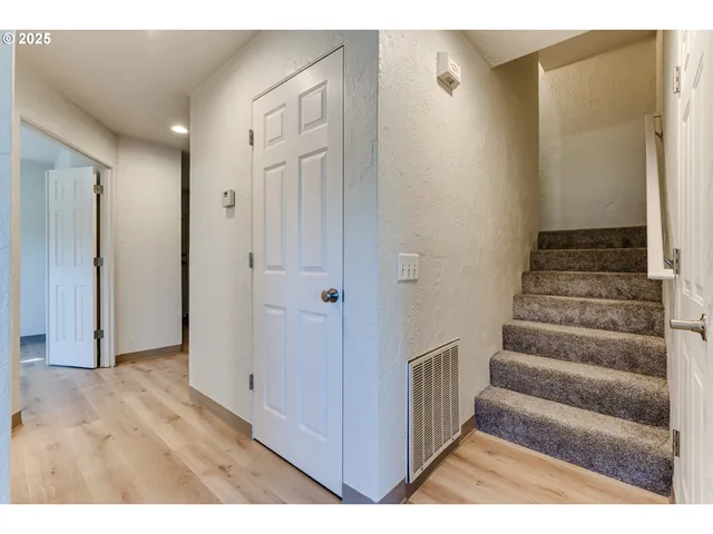 $329,975 | 3685 Westleigh Street, Eugene, OR 97405