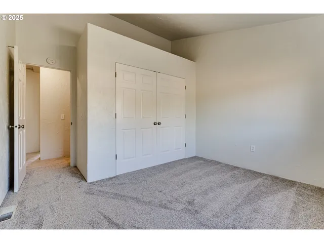 $329,975 | 3685 Westleigh Street, Eugene, OR 97405