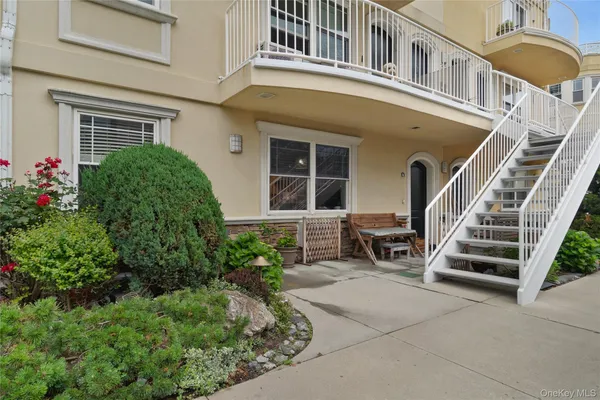 $624,900 | 1-80 Beach 101st Street, Unit 3A | Rockaway Beach