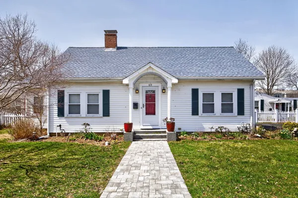$575,000 | 69 Spring Street, Hyannis, MA 02601