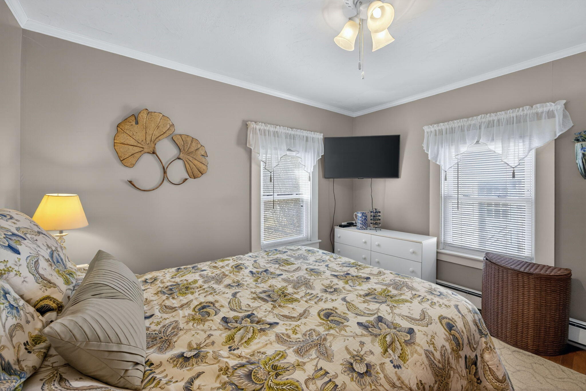 69 Spring Street Hyannis, MA 02601 - Photo 16 of 35 18-18-PF0A4556