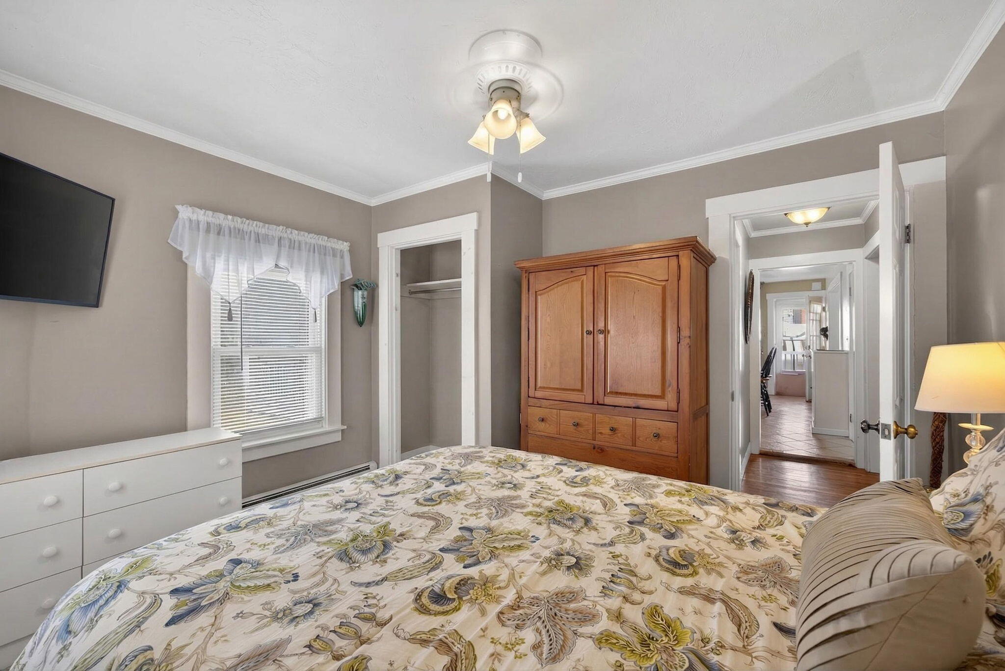 69 Spring Street Hyannis, MA 02601 - Photo 17 of 35 19-19-PF0A4570