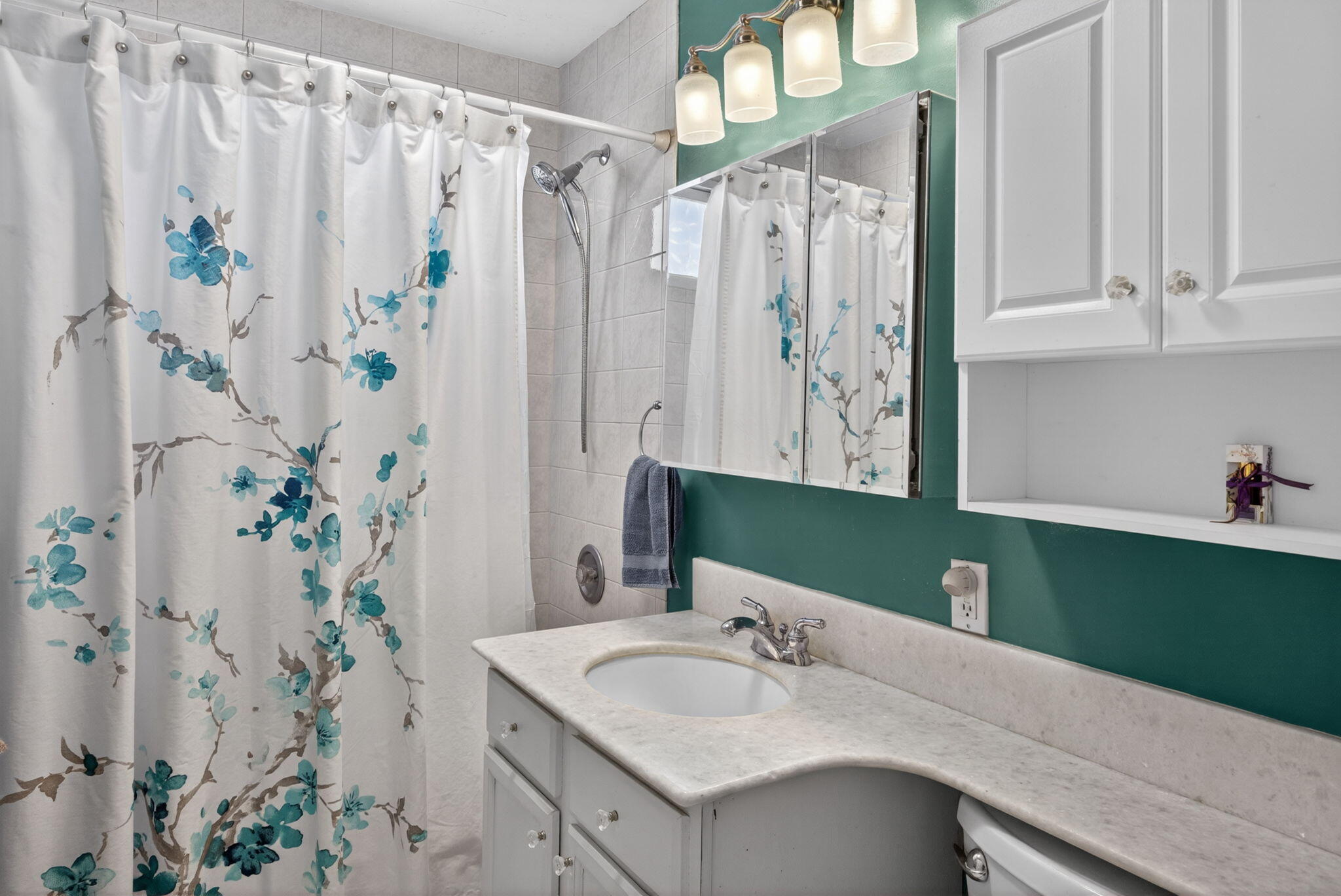 69 Spring Street Hyannis, MA 02601 - Photo 18 of 35 20-20-PF0A4586