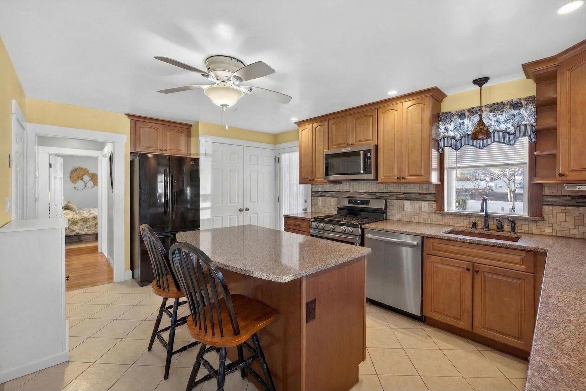 69 Spring Street Hyannis, MA 02601 - Photo 7 of 35 9-09-PF0A4577