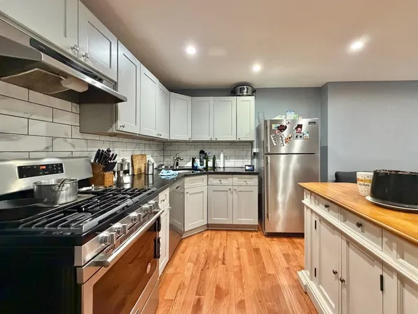 $2,000 | 169 Belmont Avenue, Unit 1, Jersey City, NJ 07304