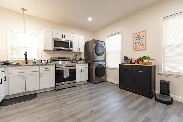 $2,000 | 49 Hollis Street, Unit 2, Providence, RI 02907