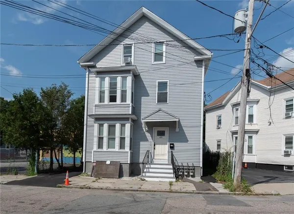 $2,000 | 49 Hollis Street, Unit 2, Providence, RI 02907