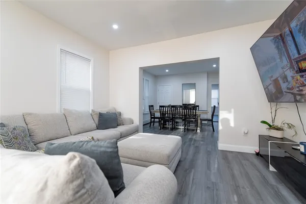 $2,000 | 49 Hollis Street, Unit 2, Providence, RI 02907