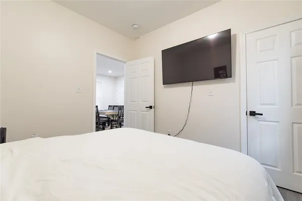 $2,000 | 49 Hollis Street, Unit 2, Providence, RI 02907