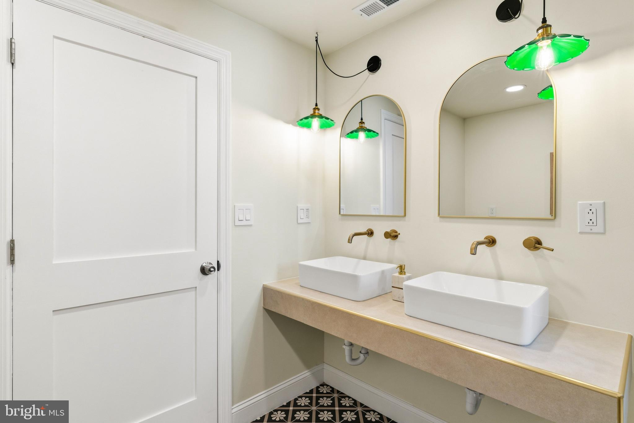 1906 South 10th Street Philadelphia, PA 19148 - Photo 24 of 51