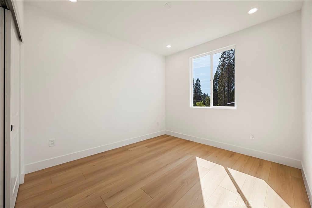 7278 Pentz Road Paradise, CA 95969 - Photo 23 of 36 a view of a room with wooden floor and window