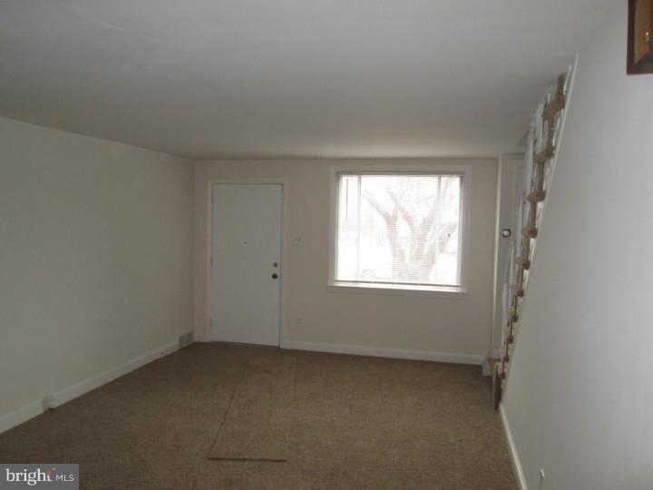 1809 Merribrook Road Philadelphia, PA 19151 - Photo 10 of 20 Living Room