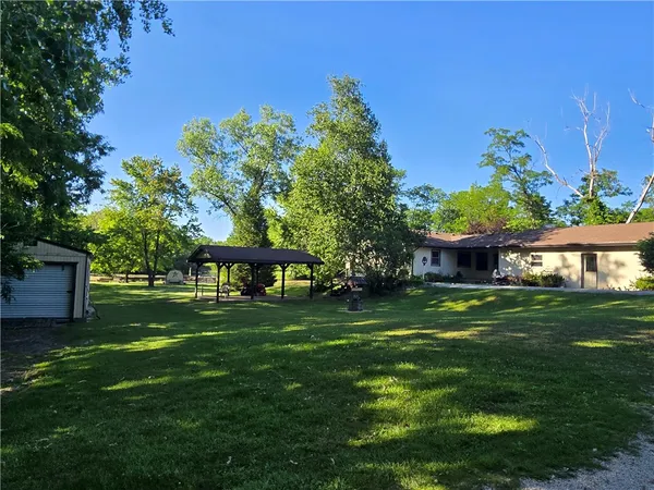 $199,000 | 228 Eagle Bluff Drive, Oakwood, IL 61858