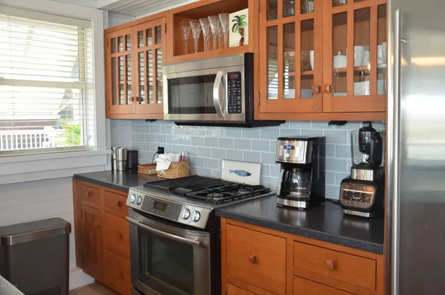 $9,000 | 704 Ocean Front, Neptune Beach, FL 32266