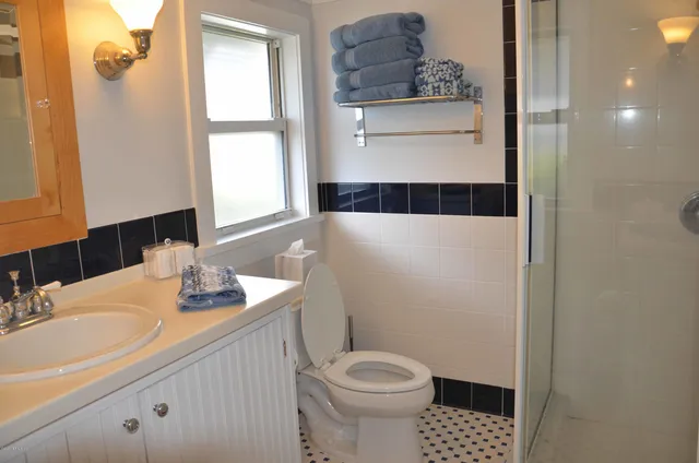 $9,000 | 704 Ocean Front, Neptune Beach, FL 32266