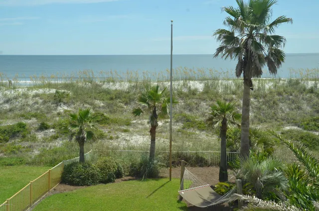 $9,000 | 704 Ocean Front, Neptune Beach, FL 32266