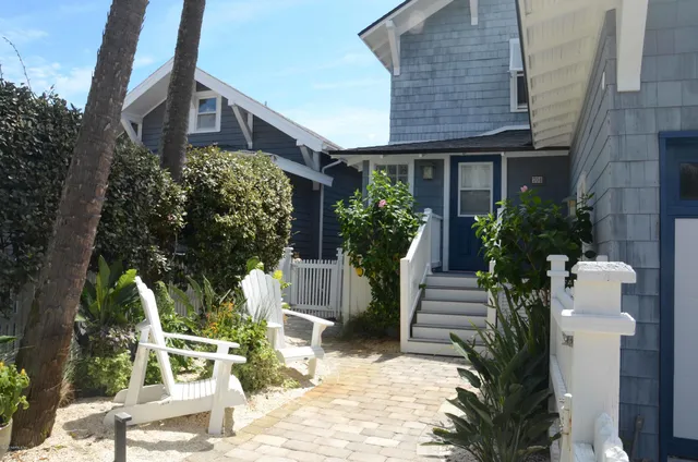 $9,000 | 704 Ocean Front, Neptune Beach, FL 32266